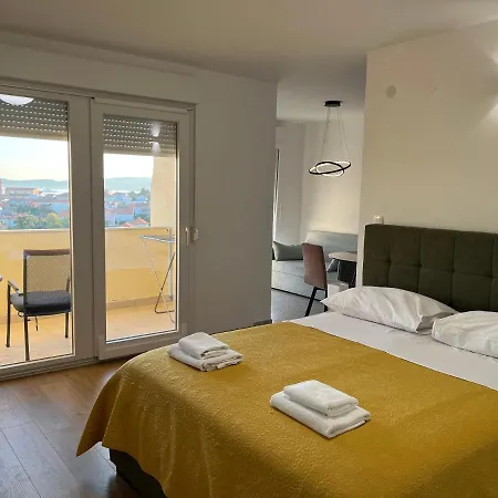 Renata * Ζαντάρ